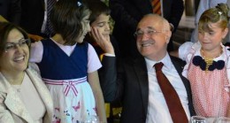 Çiçek Pursaklar’da İftar Yaptı