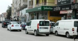 Cadde ve Sokaklarda İnsanlardan Fazla Araç Var