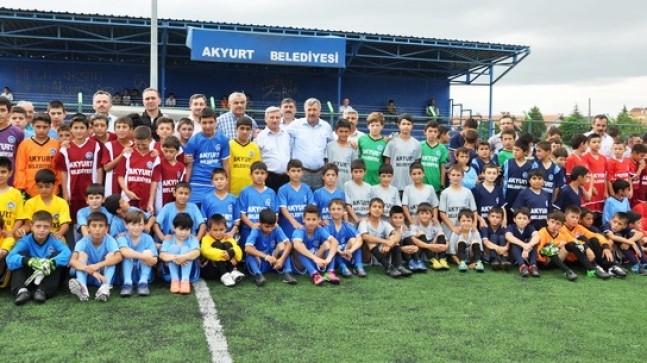 Çocuklara Futbol Turnuvası