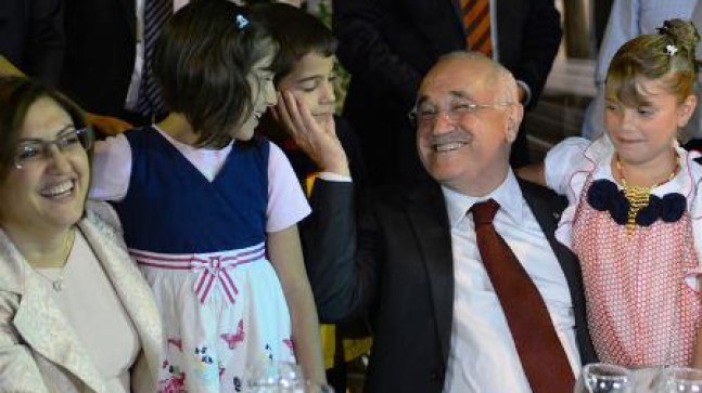 Çiçek Pursaklar’da İftar Yaptı