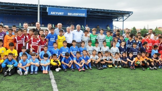 Çocuklara Futbol Turnuvası