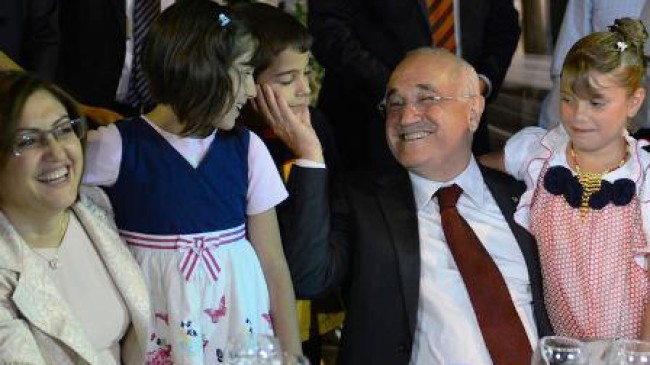 Çiçek Pursaklar’da İftar Yaptı
