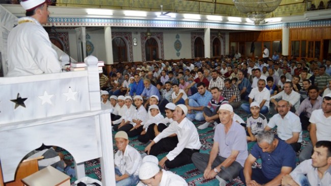 Kadir Gecesi İhya Edildi