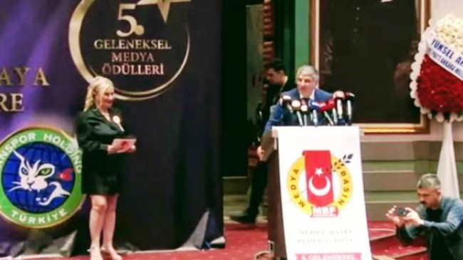 Turgut Lenk’e Beştepe’de büyük onur